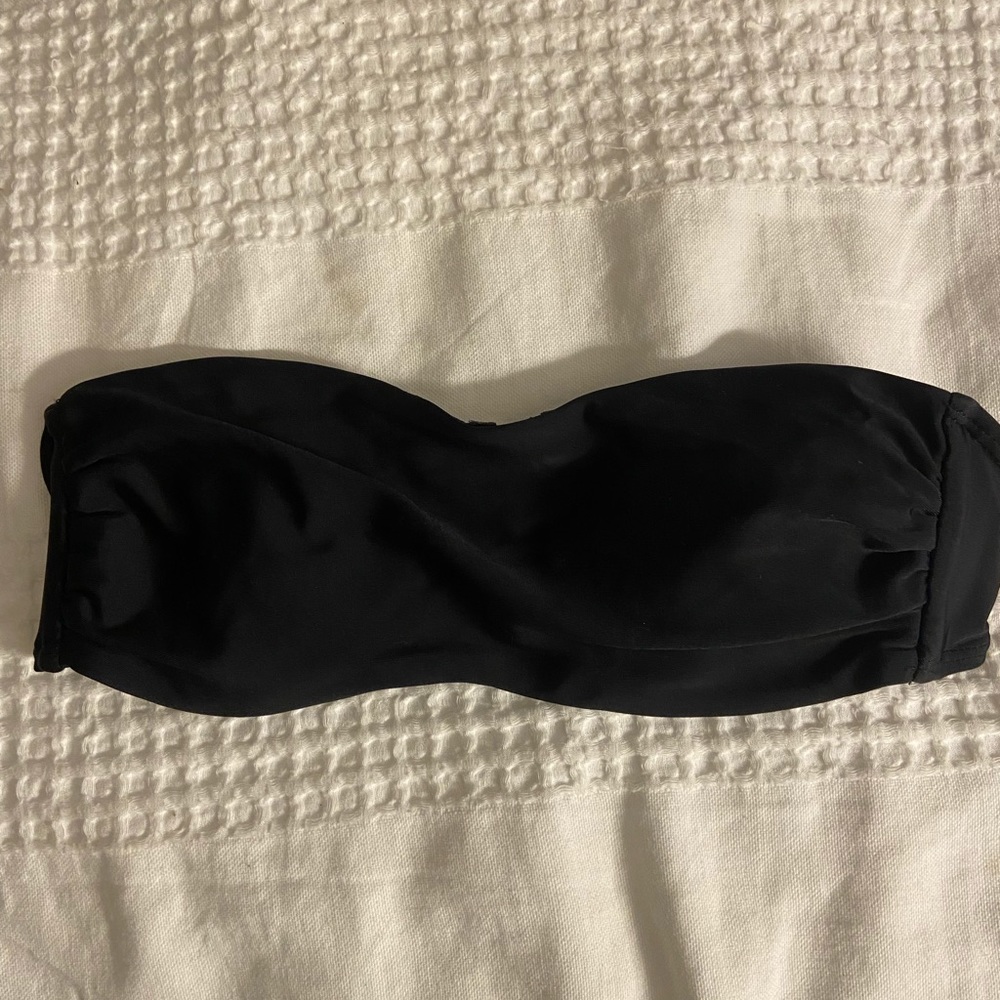 Black strapless bikini top